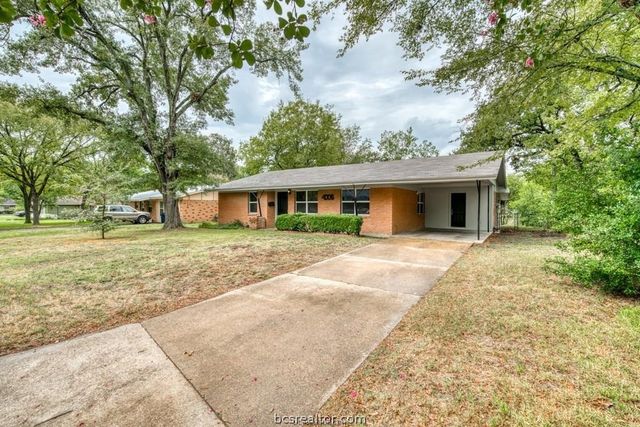 4006 Glenn Oaks Drive, Bryan, TX 77802