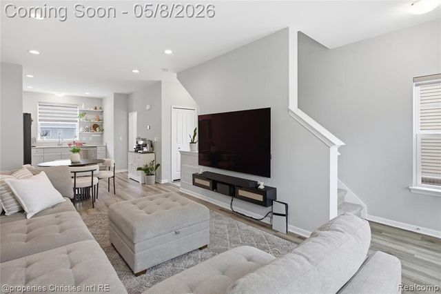 402 Jeff Keeton Drive, Hazel Park, MI 48030