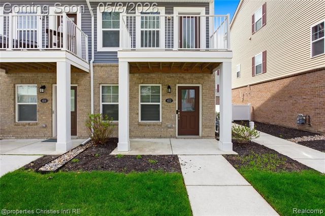 402 Jeff Keeton Drive, Hazel Park, MI 48030