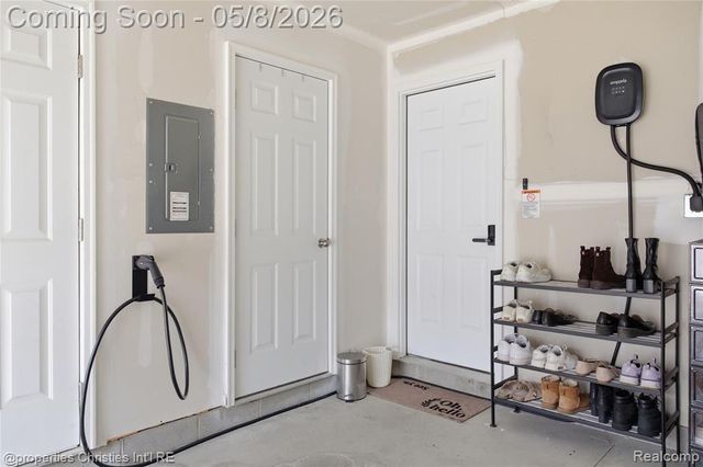 402 Jeff Keeton Drive, Hazel Park, MI 48030