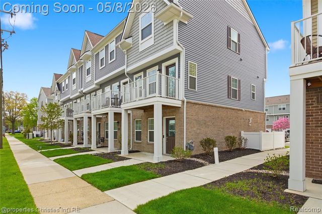 402 Jeff Keeton Drive, Hazel Park, MI 48030