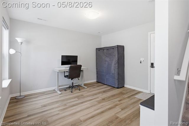 402 Jeff Keeton Drive, Hazel Park, MI 48030