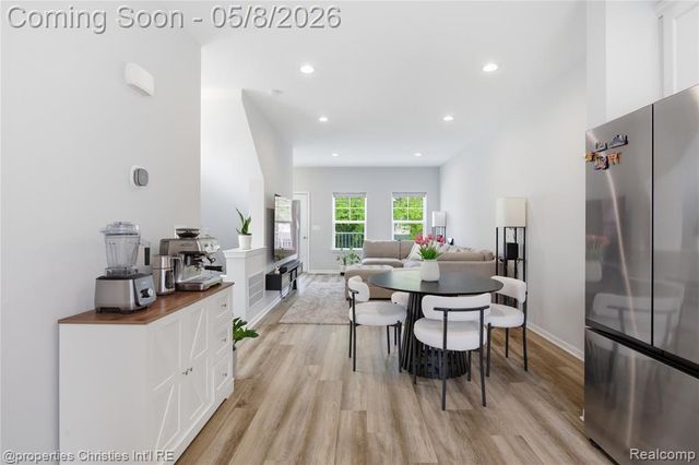 402 Jeff Keeton Drive, Hazel Park, MI 48030