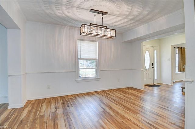 700 Lake Edward DR, Virginia Beach, VA 23462