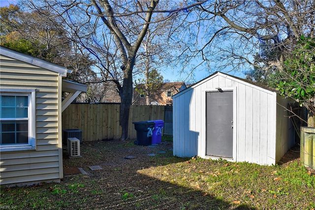 700 Lake Edward DR, Virginia Beach, VA 23462