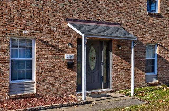 700 Lake Edward DR, Virginia Beach, VA 23462