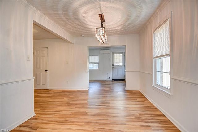 700 Lake Edward DR, Virginia Beach, VA 23462