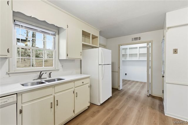 5711 Golden Pond, Northport, AL 35473