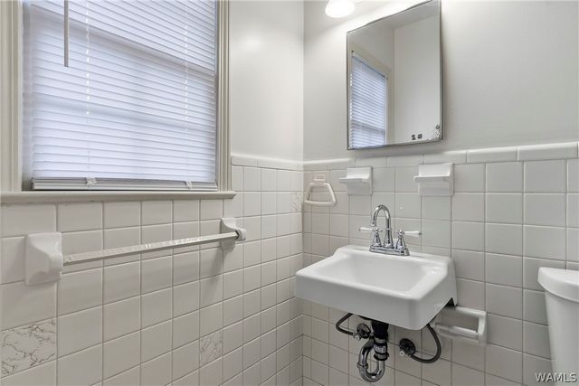 5711 Golden Pond, Northport, AL 35473