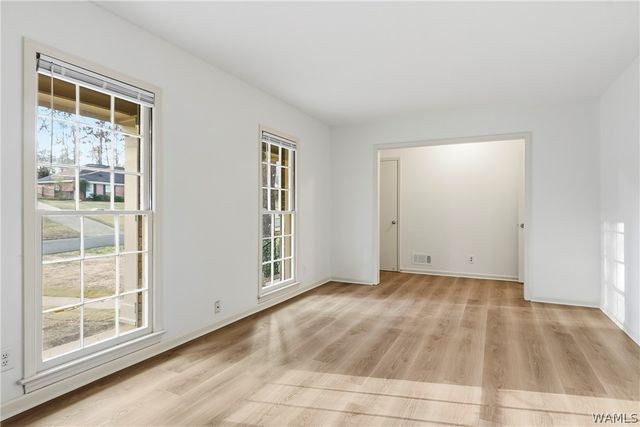 5711 Golden Pond, Northport, AL 35473