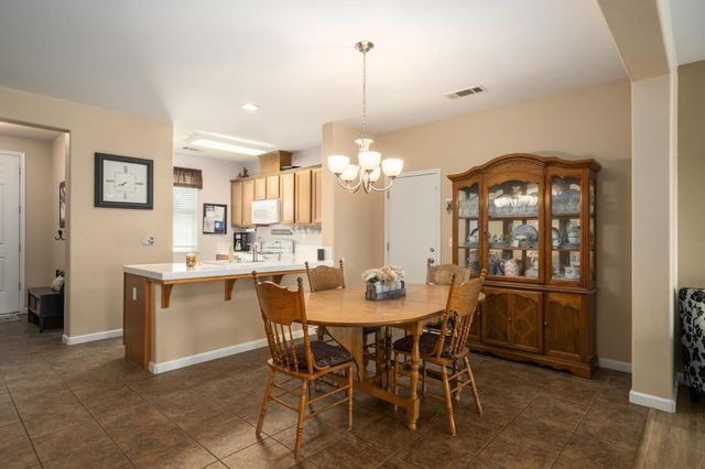 454 E Sierra Avenue, Reedley, CA 93654