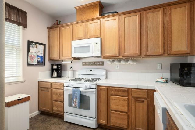 454 E Sierra Avenue, Reedley, CA 93654