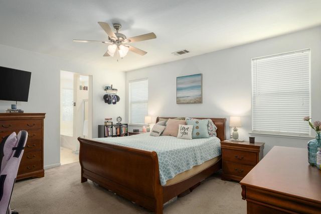 454 E Sierra Avenue, Reedley, CA 93654