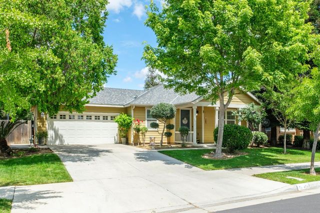 454 E Sierra Avenue, Reedley, CA 93654