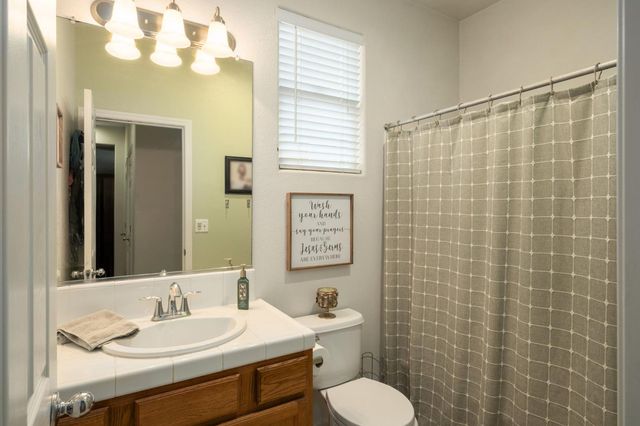 454 E Sierra Avenue, Reedley, CA 93654
