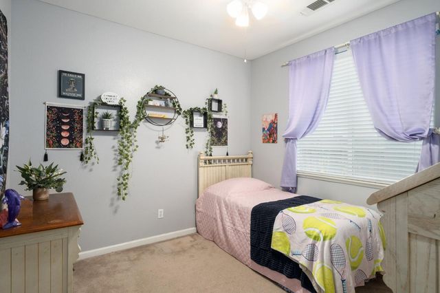 454 E Sierra Avenue, Reedley, CA 93654
