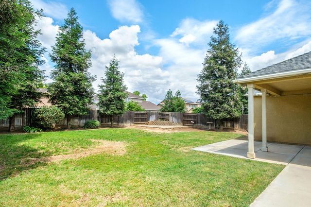 454 E Sierra Avenue, Reedley, CA 93654