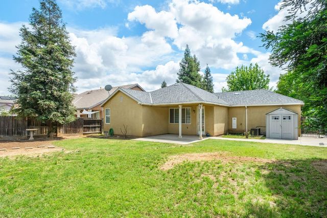 454 E Sierra Avenue, Reedley, CA 93654