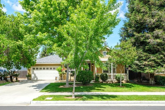 454 E Sierra Avenue, Reedley, CA 93654