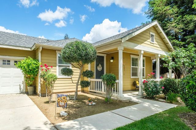 454 E Sierra Avenue, Reedley, CA 93654