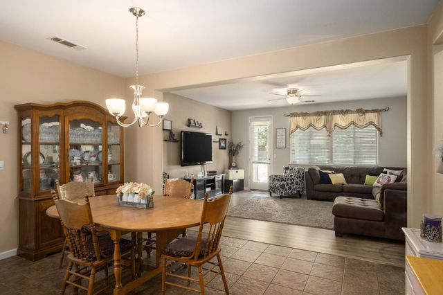 454 E Sierra Avenue, Reedley, CA 93654