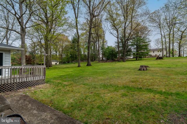 19 FLORAL RD, Flemington, NJ 08822