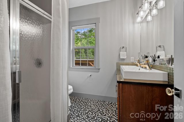 38 Little Forest Drive, Asheville, NC 28806