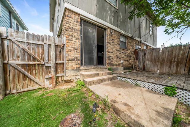 203 S Las Vegas Trail, White Settlement, TX 76108