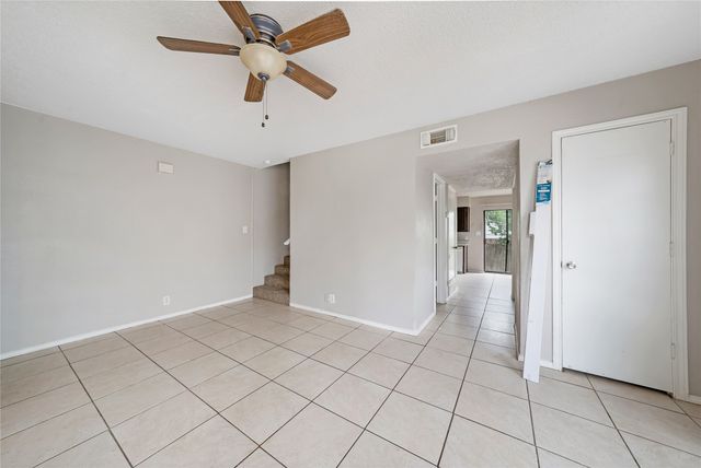 203 S Las Vegas Trail, White Settlement, TX 76108