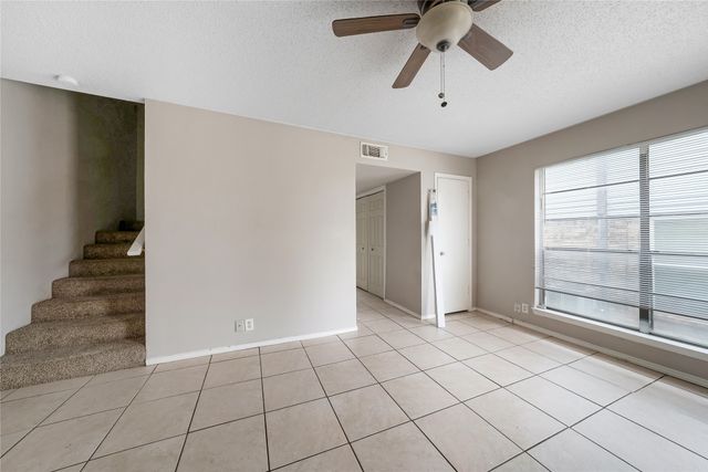 203 S Las Vegas Trail, White Settlement, TX 76108