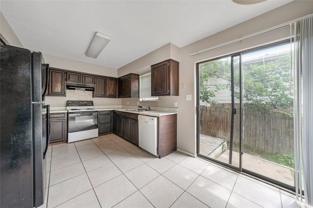 203 S Las Vegas Trail, White Settlement, TX 76108