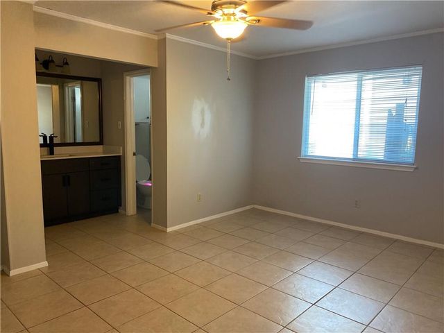 11915 Rosethorn DR, Austin, TX 78758