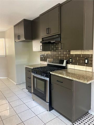 11915 Rosethorn DR, Austin, TX 78758