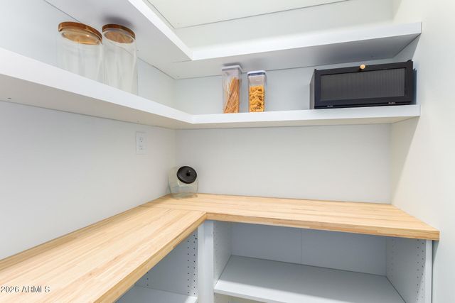 9829 N 4TH Avenue, Phoenix, AZ 85021