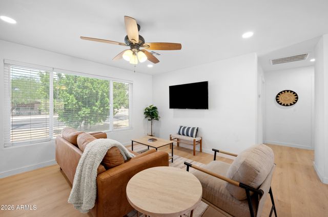 9829 N 4TH Avenue, Phoenix, AZ 85021