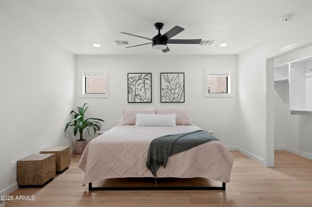 9829 N 4TH Avenue, Phoenix, AZ 85021