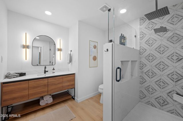 9829 N 4TH Avenue, Phoenix, AZ 85021