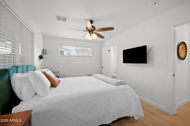 9829 N 4TH Avenue, Phoenix, AZ 85021