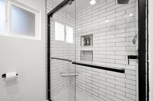 9829 N 4TH Avenue, Phoenix, AZ 85021