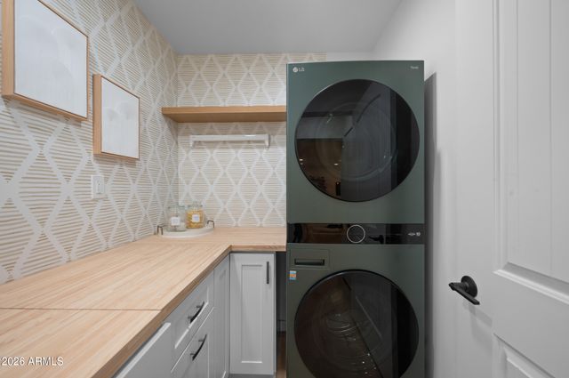 9829 N 4TH Avenue, Phoenix, AZ 85021