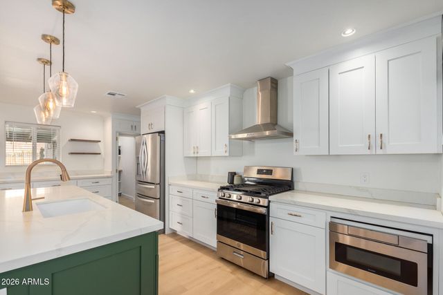 9829 N 4TH Avenue, Phoenix, AZ 85021