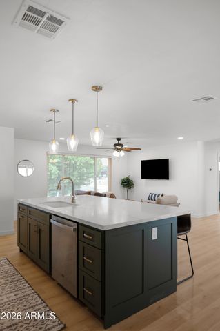 9829 N 4TH Avenue, Phoenix, AZ 85021