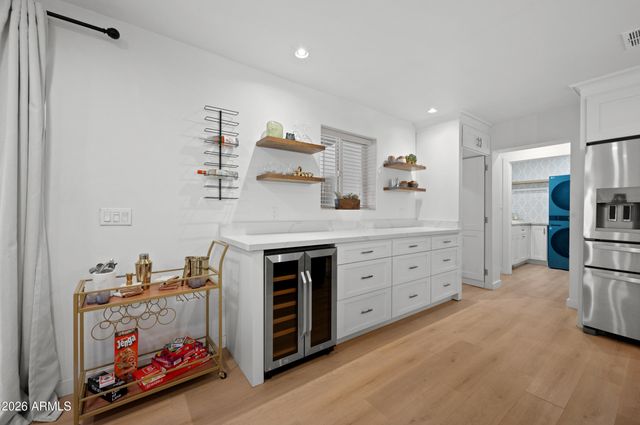 9829 N 4TH Avenue, Phoenix, AZ 85021