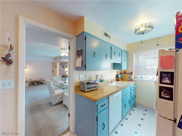 19406 Van Aken Boulevard 104, Shaker Heights, OH 44122