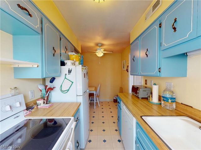 19406 Van Aken Boulevard 104, Shaker Heights, OH 44122