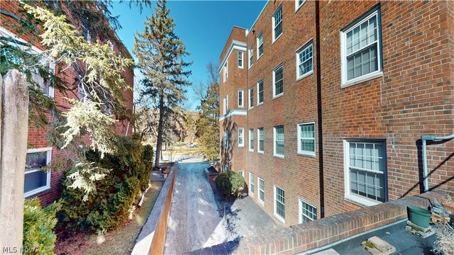 19406 Van Aken Boulevard 104, Shaker Heights, OH 44122