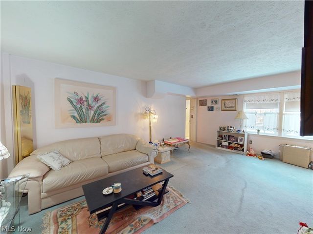 19406 Van Aken Boulevard 104, Shaker Heights, OH 44122