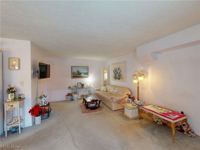 19406 Van Aken Boulevard 104, Shaker Heights, OH 44122