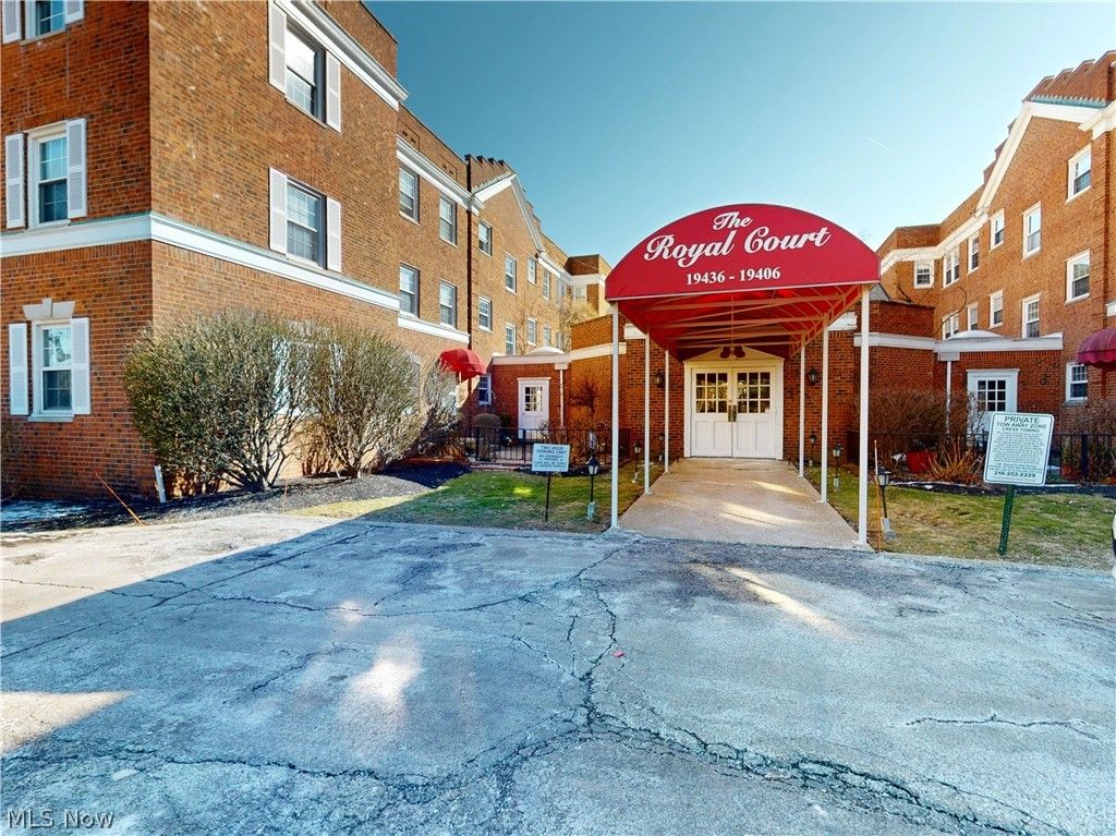 19406 Van Aken Boulevard 104, Shaker Heights, OH 44122