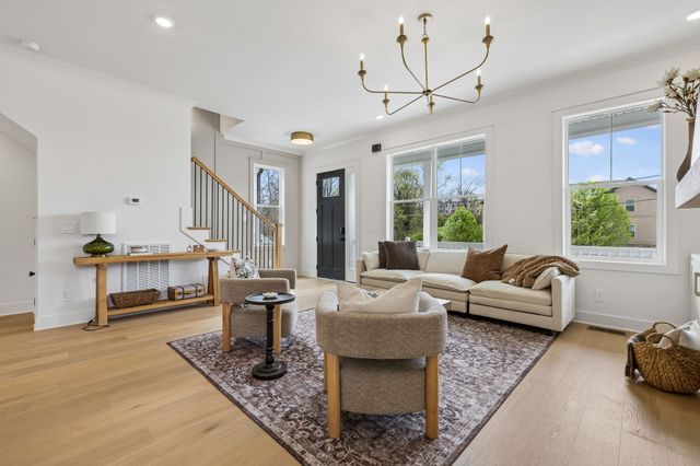 2068 Whitney Ave, Nashville, TN 37210